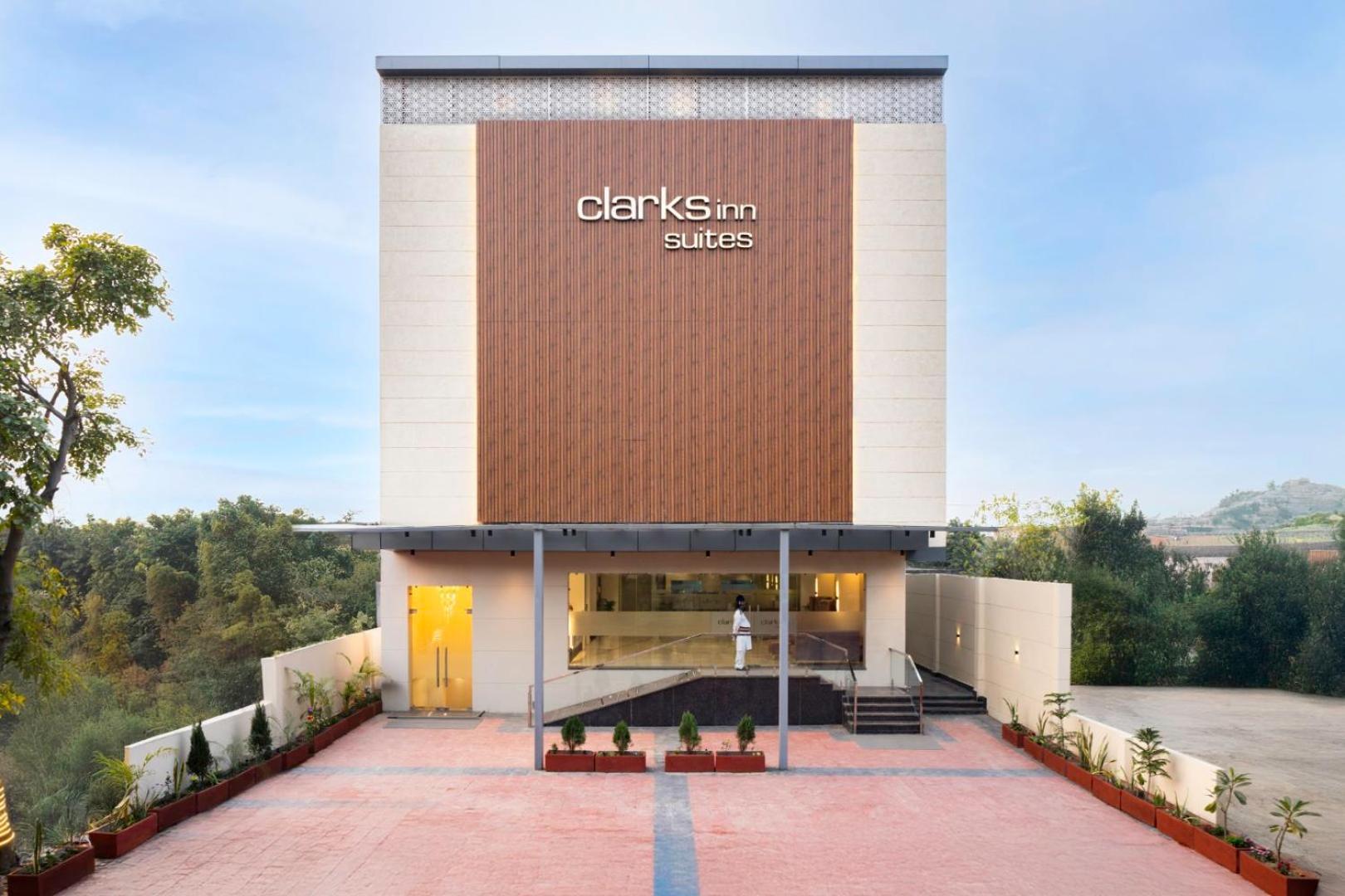 Clarks Inn Suites Agra Near Tajmahal Exterior photo